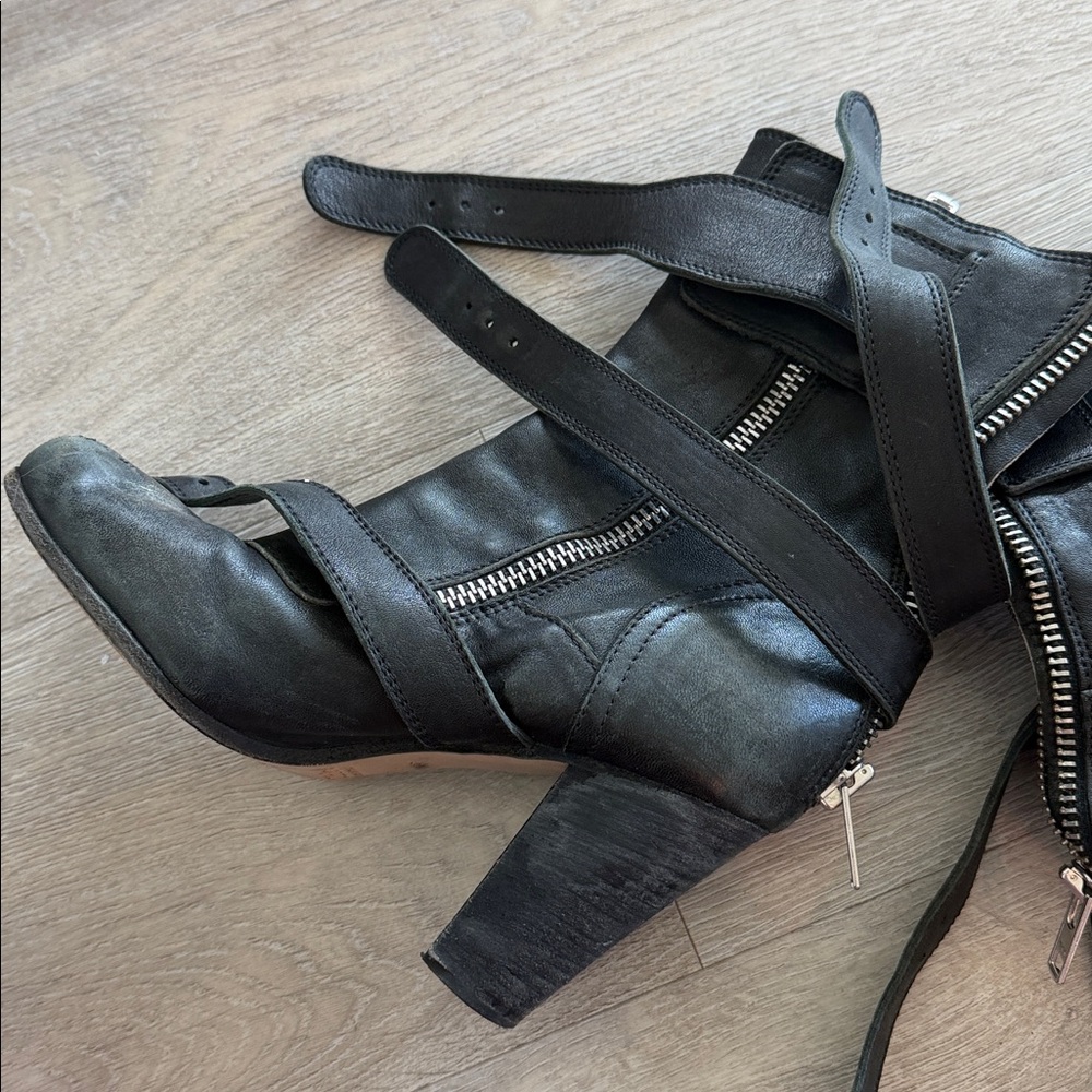 Chloe Black Leather Buckle Boots - Picture 9 of 11